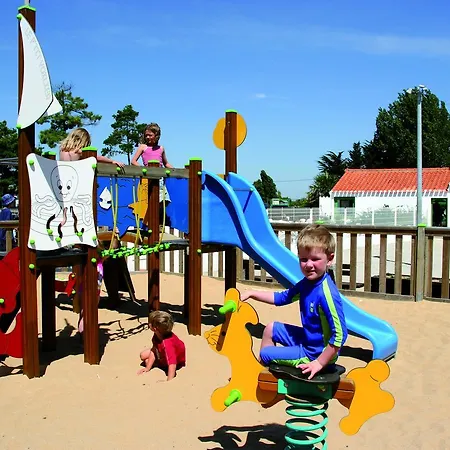 Camping Sunissim Le Zagarella By Locatour 4* Saint-Jean-de-Monts